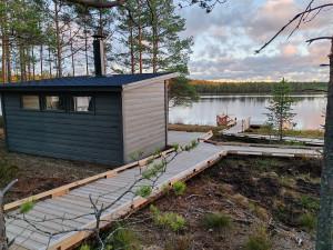 Laavu Peurajärven rannalla